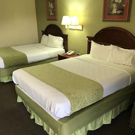 Diamond Inn Форест Сити Екстериор снимка